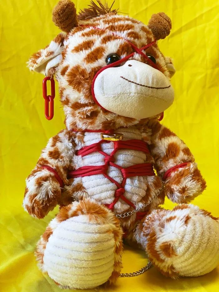 The Kinky Peach Georgie the Kinky Giraffe Dildos