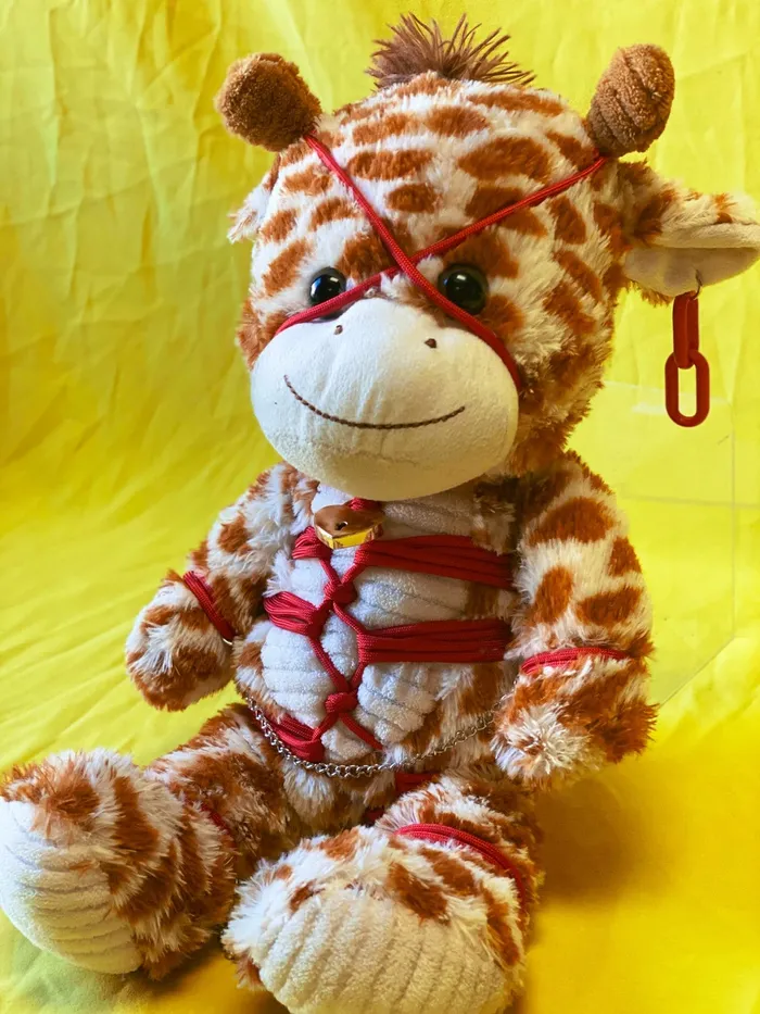 The Kinky Peach Georgie the Kinky Giraffe Dildos